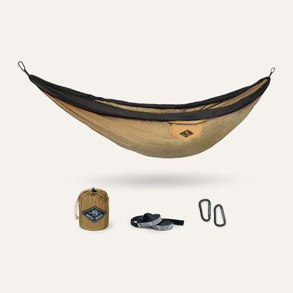 Kangaroo hammock set with carrying bag, straps, and carabiners on a white background